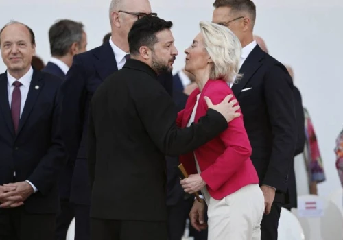 Zełenski odznaczył Ursulę von der Leyen