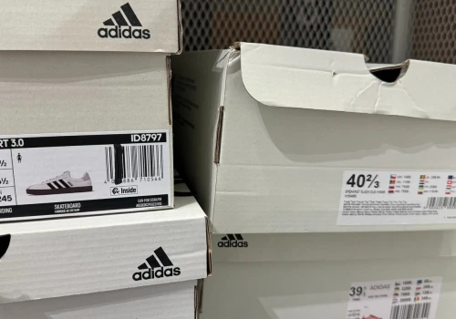 Adidas wyprzedaje kultowe Samby. W CCC też trwa wielka promocja na sneakersy tej marki