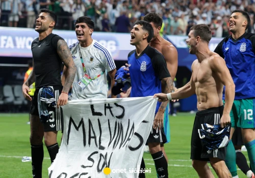 To piłkarze Argentyny pokazali po meczu. Obrazili 70 mln Anglików. Zakazana flaga