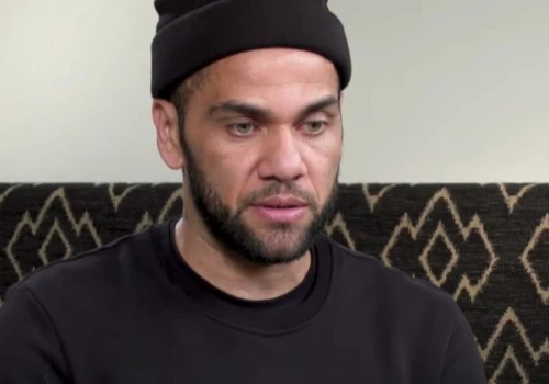 Alves totalnie zaskakuje. 