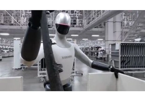 Nie uwierzysz, że to robot. Xiaomi pokazało humanoida w fabryce samochodów