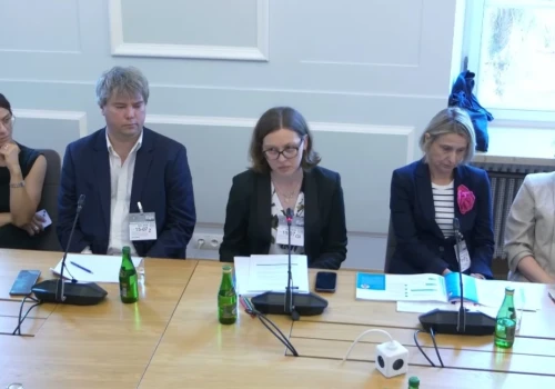 „Szczepionki pozostają głównym celem fałszywych narracji w polskiej infosferze”. Szczepienia na HPV pod falą dezinformacji