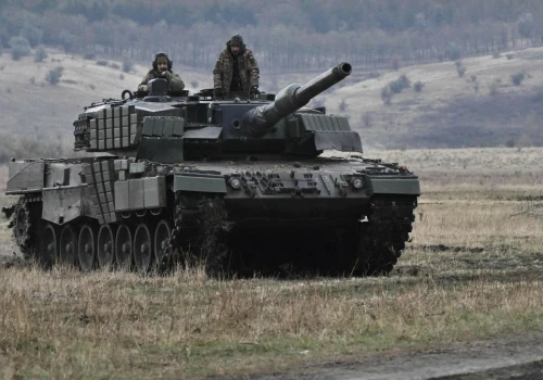 Polacy o przekazywaniu broni Ukrainie. W sondażu przeważa jedna opcja
