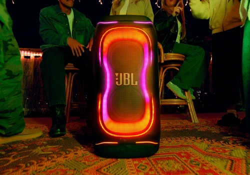 Głośnik na kółkach z algorytmem AI. JBL PartyBox 330 wjeżdża na rynek