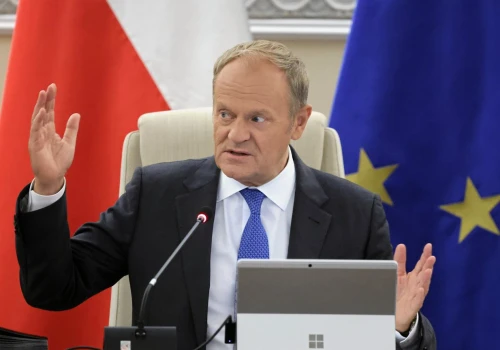 Zamknięte spotkanie KO. Tusk stawia na walkę o wyborców w internecie