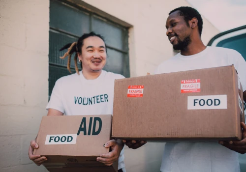 Cloudera i Mercy Corps wdrażają agentową AI opartą na Claude do pracy humanitarnej