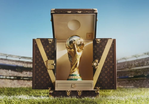 Louis Vuitton stworzył „trofeum” na MŚ. Luksusowa marka kontynuuje współpracę z FIFA