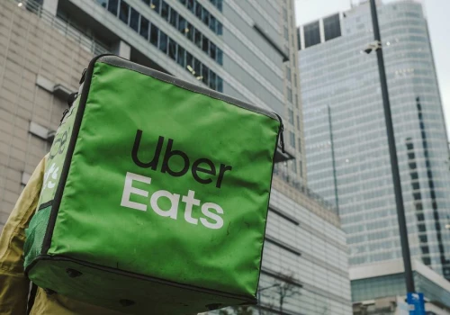 Uber przejmuje Delivery Hero. Konsolidacja rynku w ramach transakcji za 14,8 mld dolarów
