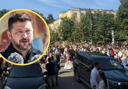 Tysiące ludzi wyszły na ulice Kijowa. Protest po decyzji Zełenskiego