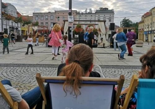 Potańcówki, koncert Gąssowskiego i piana party. Letni rozkład jazdy na mysłowickim Rynku