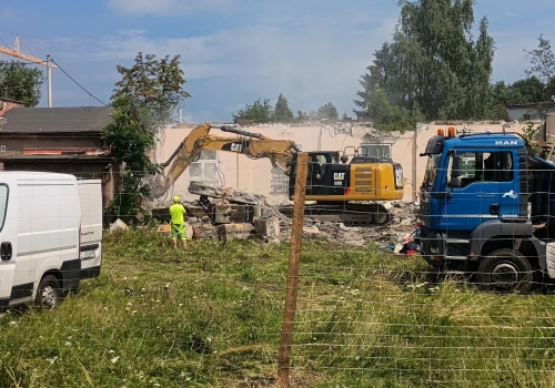 Ruszyła rozbiórka „Stodoły” na Górnym Borze w Skoczowie. W kolejce czeka „Syberia”
