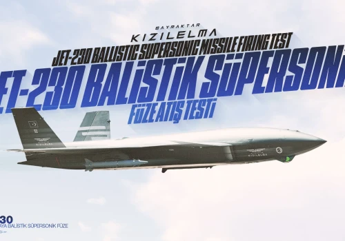 Turecki bezzałogowiec Bayraktar Kızılelma z pociskiem aerobalistycznym Jet-230