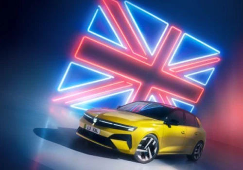 Nowa Astra na honorowym miejscem przy bieżni. Vauxhall partnerem Novuna London Athletics Meet 2026