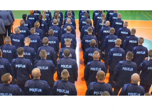 Policja planuje zatrudniać obcokrajowców? KGP odpowiada