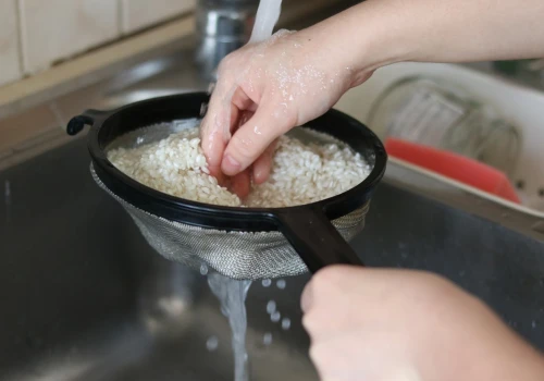 Domowy sposób na zmarszczki kosztuje mniej niż 5 zł. Efekt przypomina ten po mezoterapii