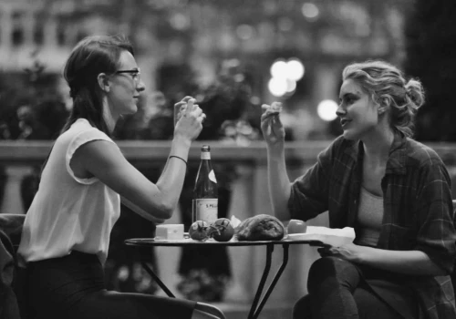 Friend bombing. Nowy toksyczny trend w przyjaźniach? Na początku wydaje się czymś pięknym