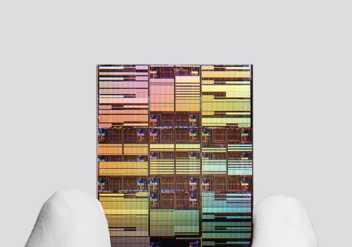 IBM zszedł w chipach poniżej 1 nm. Pionowe tranzystory zmieniają zasady gry