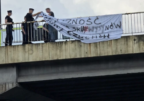 Antyukraiński baner na wiadukcie w Lublinie. Sprawą zajęła się prokuratura
