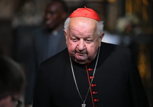 Kard. Dziwisz prosi sąd o zwolnienie z kolejnych wezwań