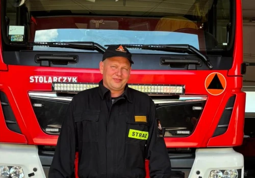 Strażak z JRG 2 w Kaliszu udzielił pomocy pasażerowi samolotu