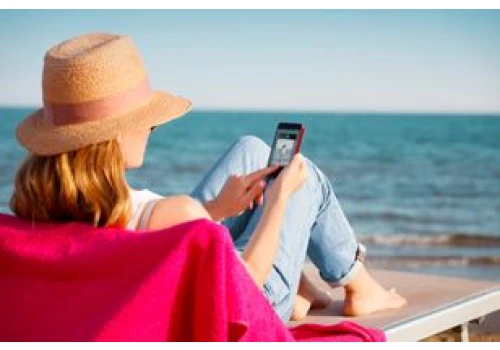 Upał osłabia baterię w telefonie? Tak ochronisz smartfon latem