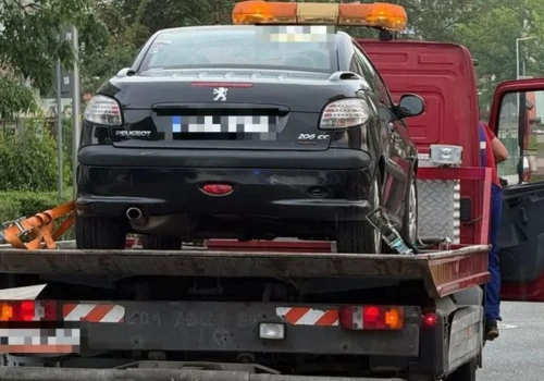 Jechał mimo czterech zakazów. Policjanci znaleźli przy nim narkotyki i amunicję