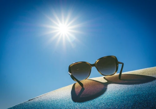 Jak wybrać okulary przeciwsłoneczne? Niektóre okulary nadają się na plażę, ale nie za kierownicę
