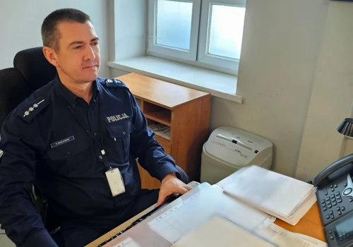 15-latka uratowana przed próbą samobójczą. Policyjni dyżurni odnaleźli ją, mając tylko adres e-mail