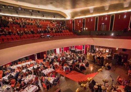 Urodziny Wojciecha Kilara w Katowicach. Bezpłatny koncert plenerowy i wyjątkowy pokaz „Draculi”