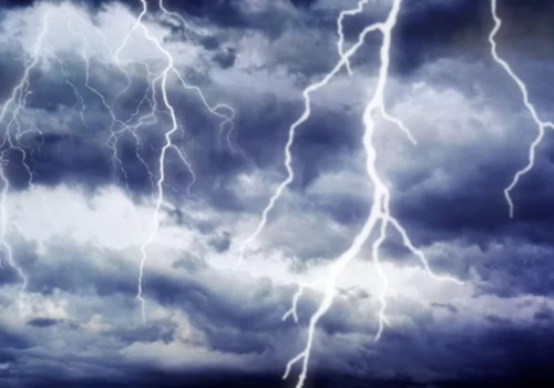 Gdzie jest burza? Alert RCB: możliwe przerwy w dostawie prądu. Oto radar na żywo