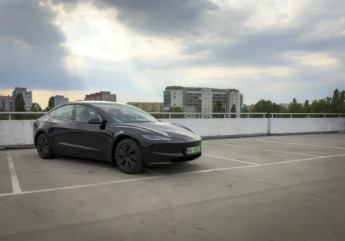 Tesla ma już dobrego elektryka. Teraz czas na autonomię FSD w Europie
