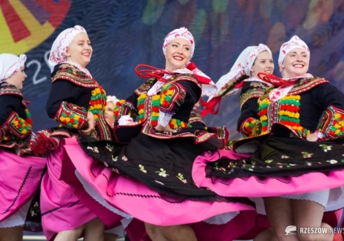 Wielkie święto folkloru w Rzeszowie. Dzisiaj oficjalne otwarcie XX edycji festiwalu polonijnego