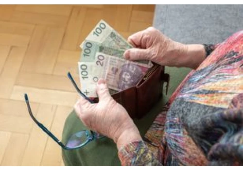 Pracowała 40 lat za minimalną krajową. Tyle wynosi jej emerytura