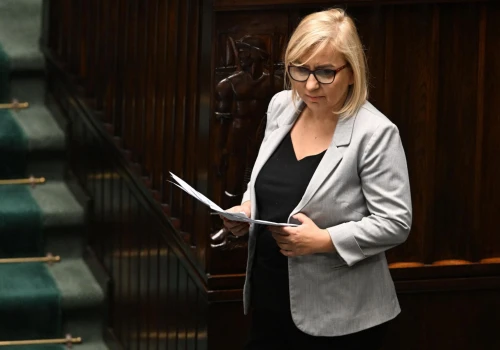 Minister Hennig-Kloska: Polska będzie zabiegać o wolniejsze wycofywanie z rynku upra…