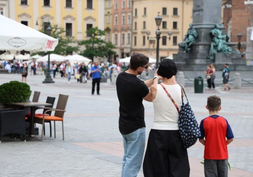 Urząd Miasta Krakowa odradza udział w „największym weselu”. Padł oficjalny apel