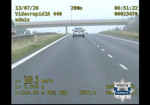 167 km/h, alkohol, narkotyki i brak prawa jazdy. Policjanci przerwali niebezpieczną jazdę 20-latka