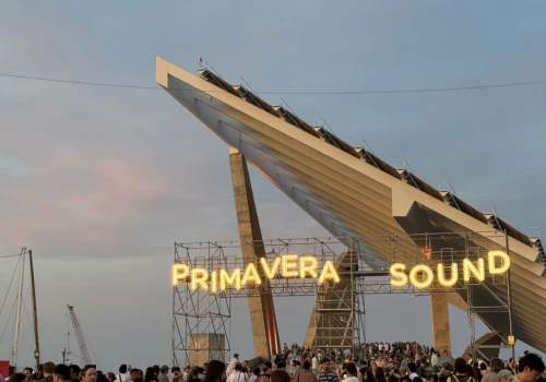 Czy Primavera Sound zmienia Barcelonę? Festiwal, turystyka i konflikt o miasto