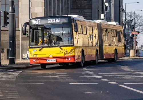 Samochód na żądanie, 4 party autobusów. Ministerstwo reformuje transport publiczny: ważne zmiany