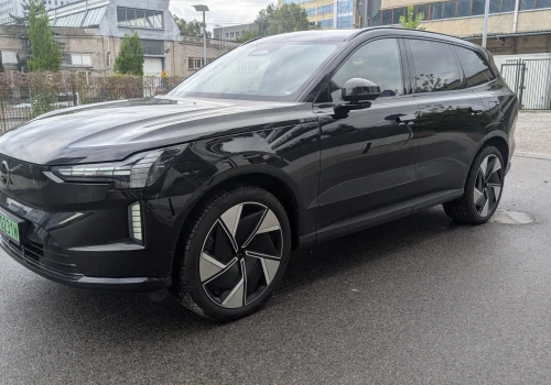 Volvo EX90 Twin Performance – skandynawski elektryk, który może ścigać się z Ferrari
