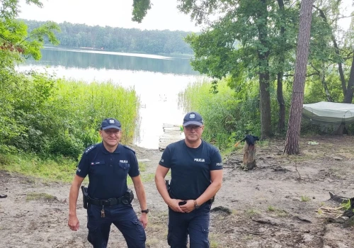 Bezpieczne wakacje nad Jeziorem Kuźnickim