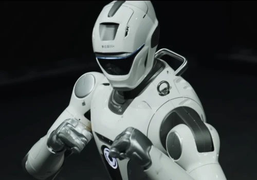 Stracił głowę i… walczył dalej. Tak wyglądały pierwsze walki humanoidalnych robotów