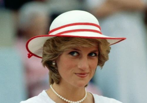 Księżna Diana wyprzedziła trendy. Jej stylizacje odtworzysz w kilka minut