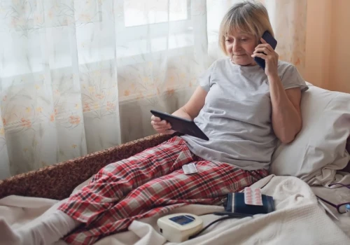Telemedycyna dla seniorów: co oferuje NFZ?