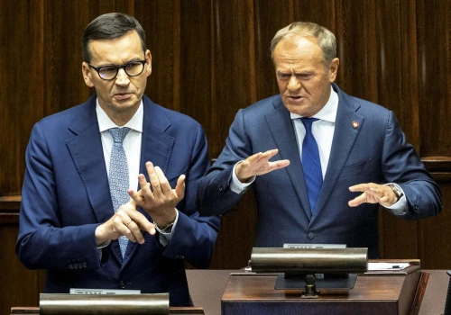 Kto był lepszym premierem? Nowy sondaż nie pozostawia złudzeń