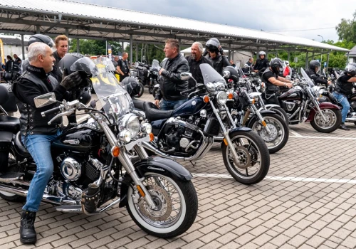 Wystartował piknik motocyklowy w Grodźcu. Zbierają pieniądze dla Leonka