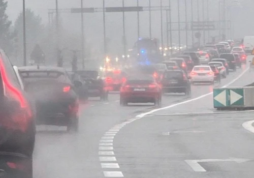 Trzy auta zderzyły się na S7. Kierowcy utknęli w korku
