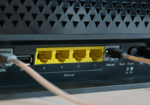 Twój domowy router na celowniku rosyjskich hakerów. Służby ostrzegają przed kampanią FSB