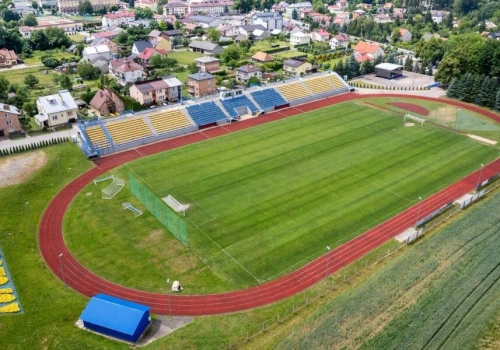 Bieżnia na stadionie w Ropczycach przejdzie remont. Obiekt czasowo zamknięty