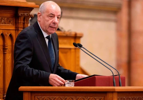 Prezydent Węgier ustępuje. Podpisał poprawkę do konstytucji