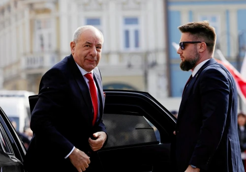Prezydent Węgier się ugiął. Podpisał zmianę w konstytucji